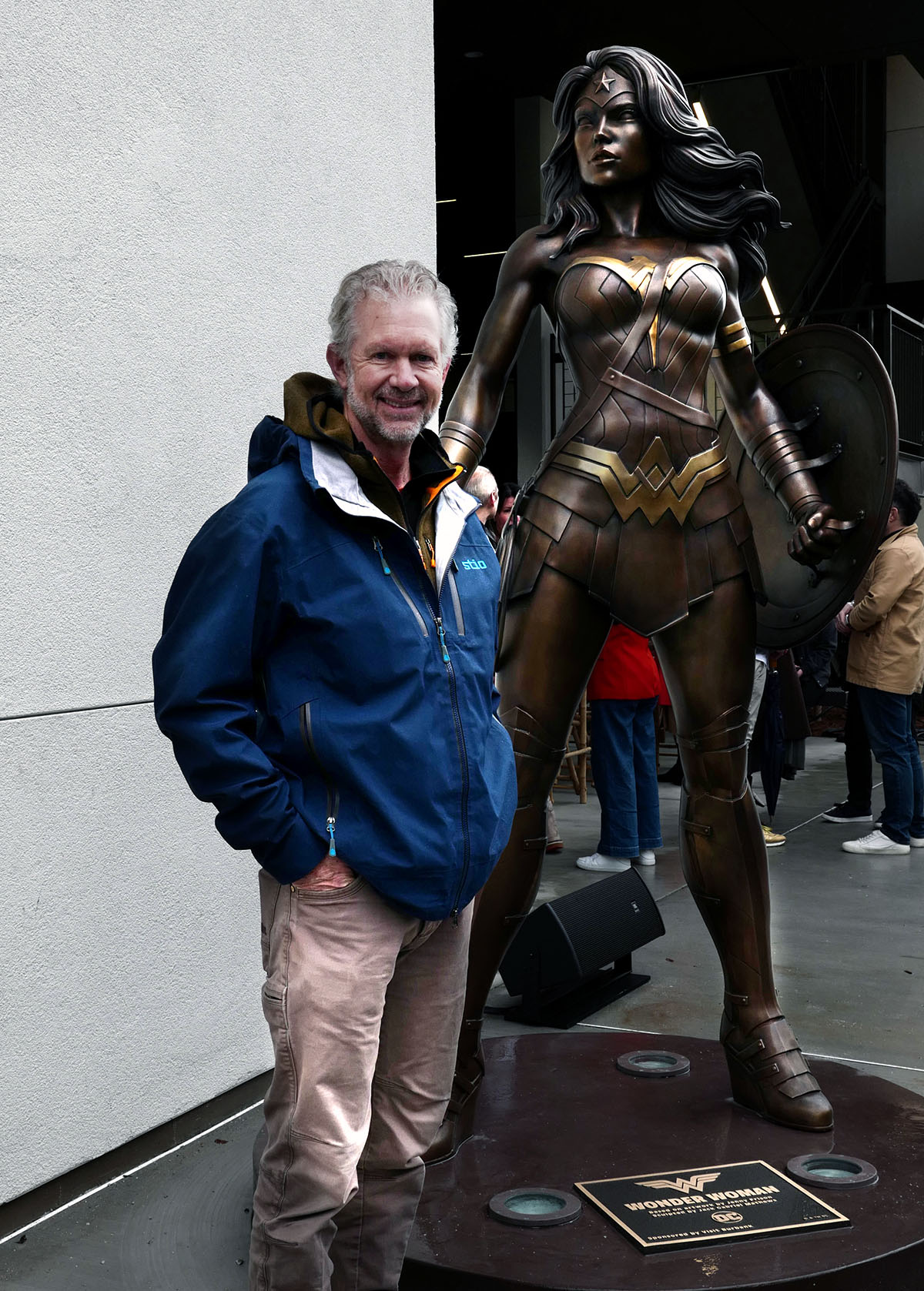 Unveiled on Wednesday, the magnificent seven-and-a-half-foot-tall bronze statue of Wonder Woman stands as a testament to her enduring legacy. This awe-inspiring 600-pound statue was meticulously crafted by skilled artisans at Burbank's renowned American Fine Arts Foundry and Fabrication.